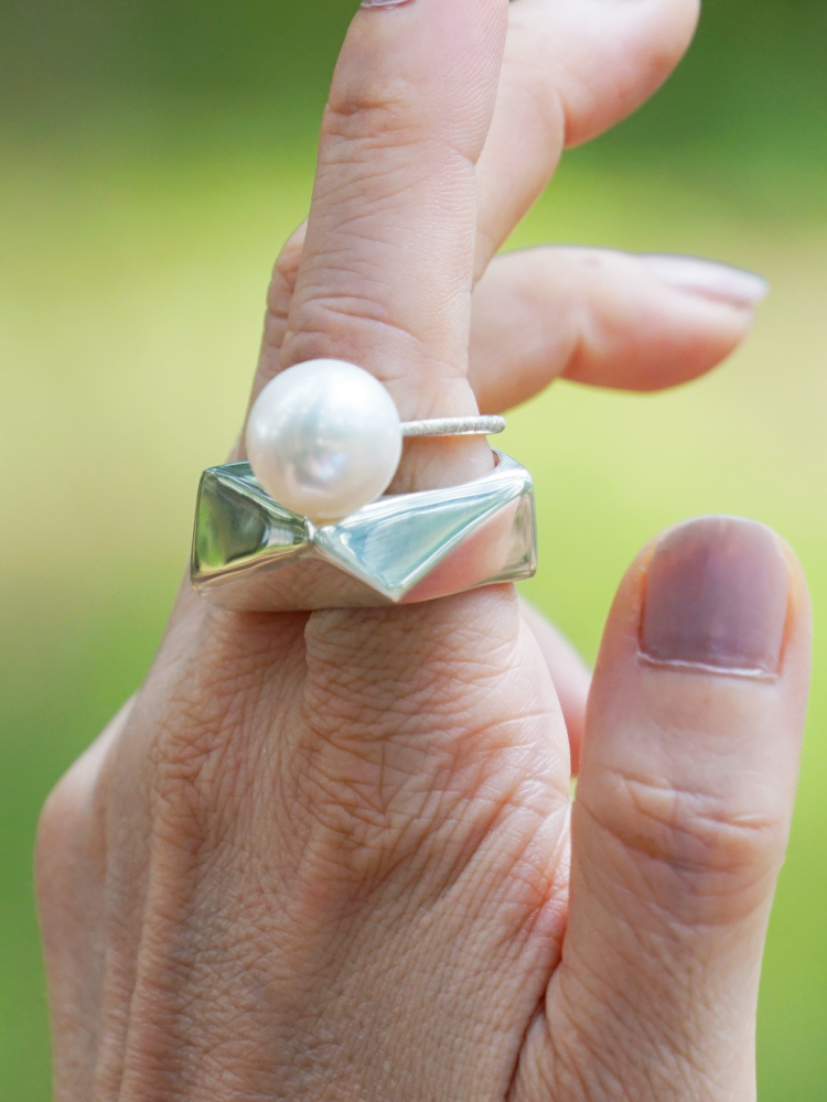 [写真]Manhattan ring & Toy pearl ring